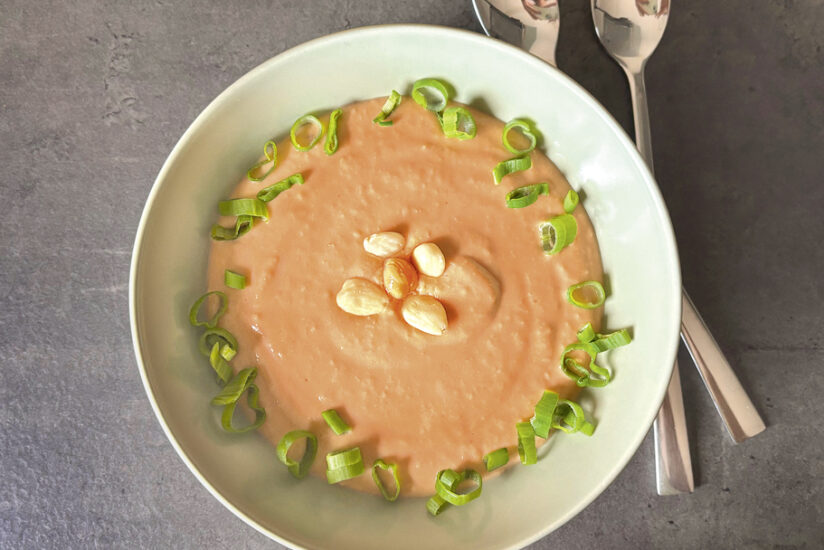 Schüssel mit Hummus