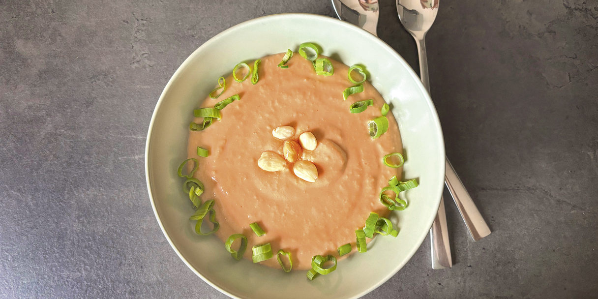 Schüssel mit Hummus